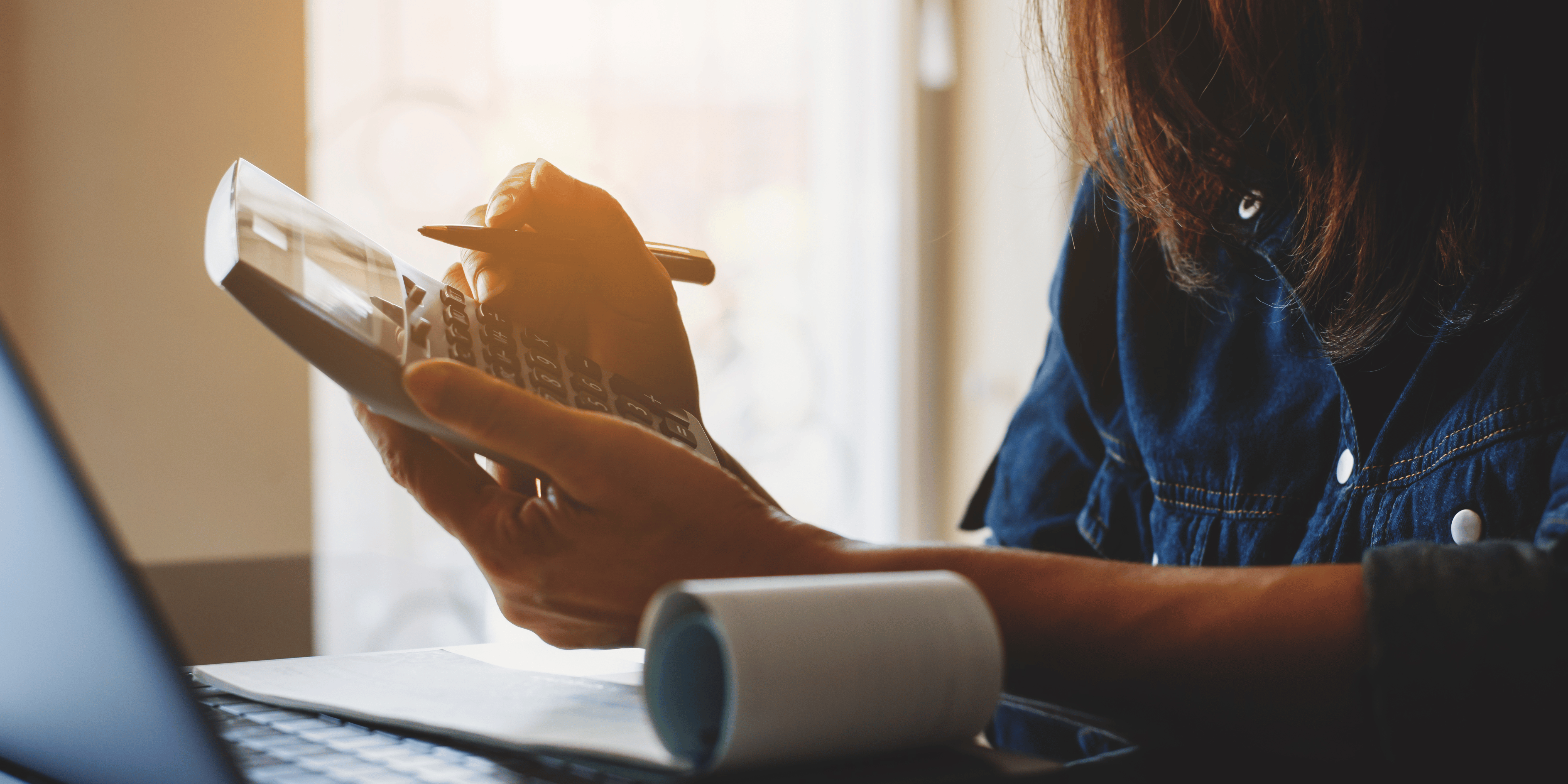 Arbeitgeber berechnet Lohn